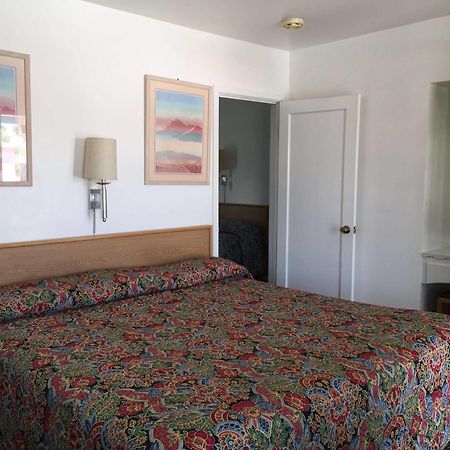 Centre Motel Элко Экстерьер фото