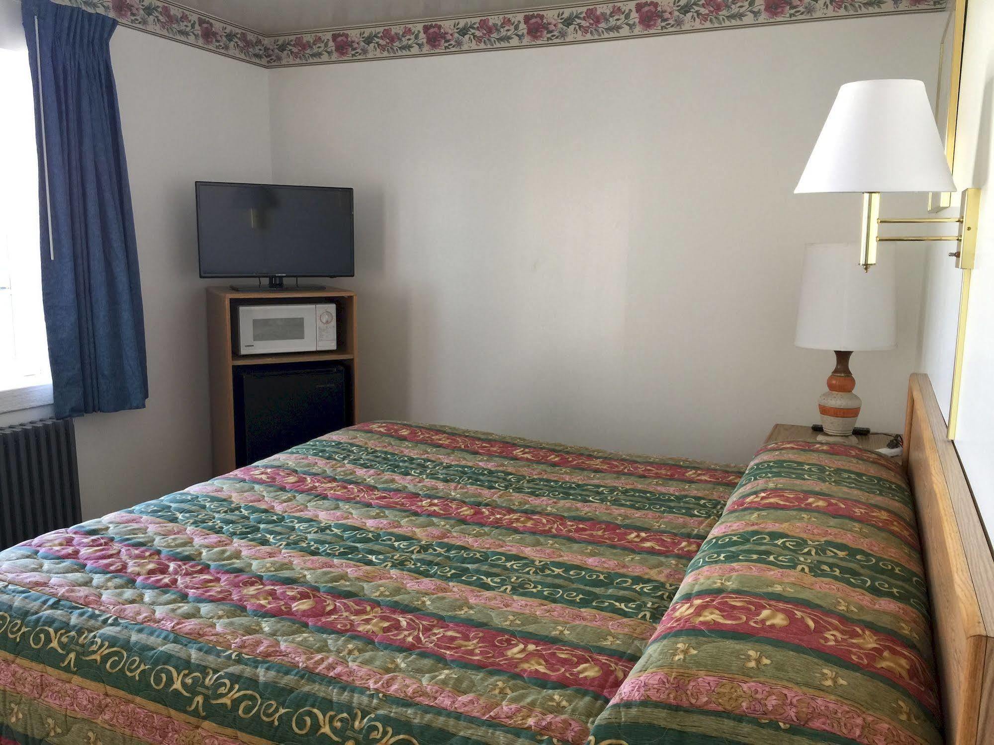 Centre Motel Элко Экстерьер фото